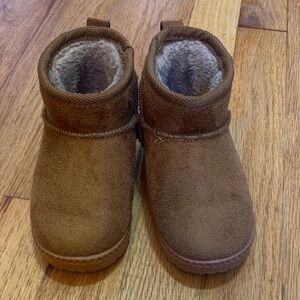 Cozy Brown Toddler Boots Size 8